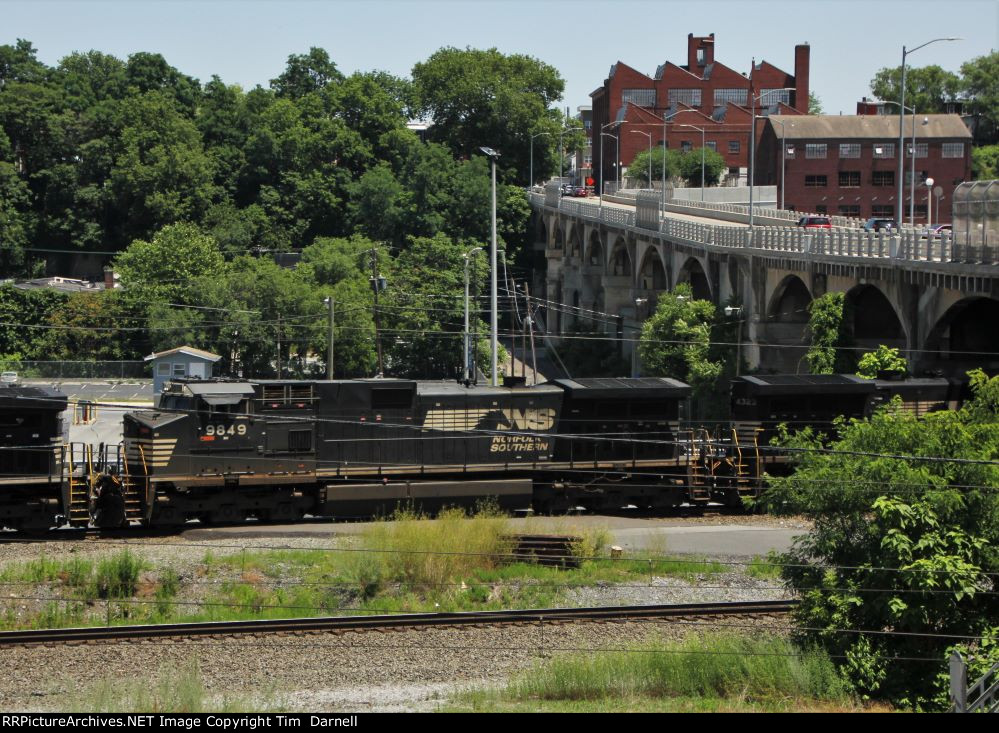 NS 9849 on 21E